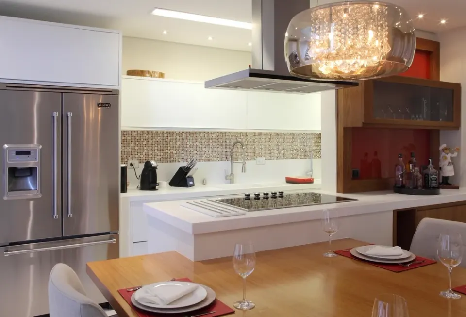 Sea-view two-bedroom condo, Central Pattaya