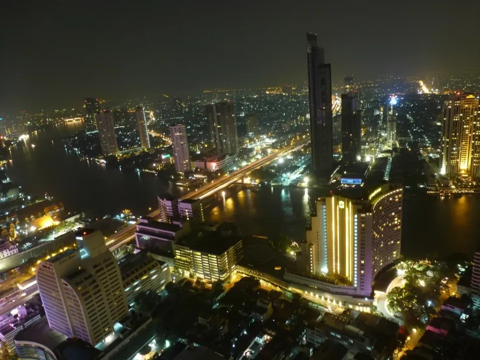 Two-bedroom serviced apartment, Asok