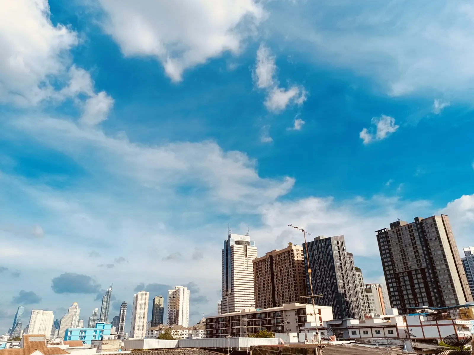 Two-bedroom serviced apartment with city view in Asok